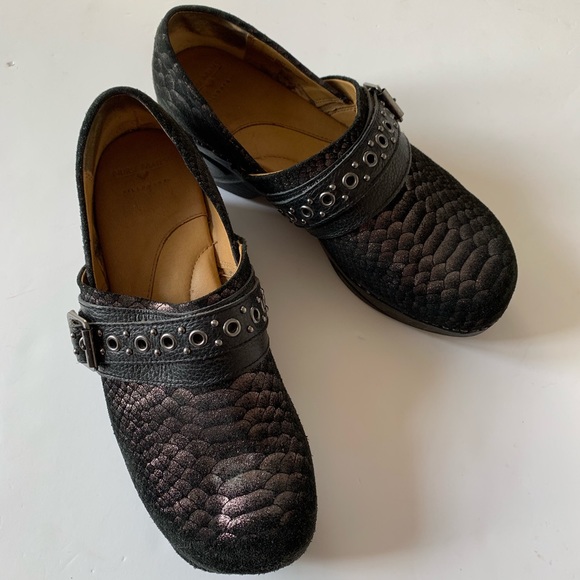 nurse mates chelsea clogs